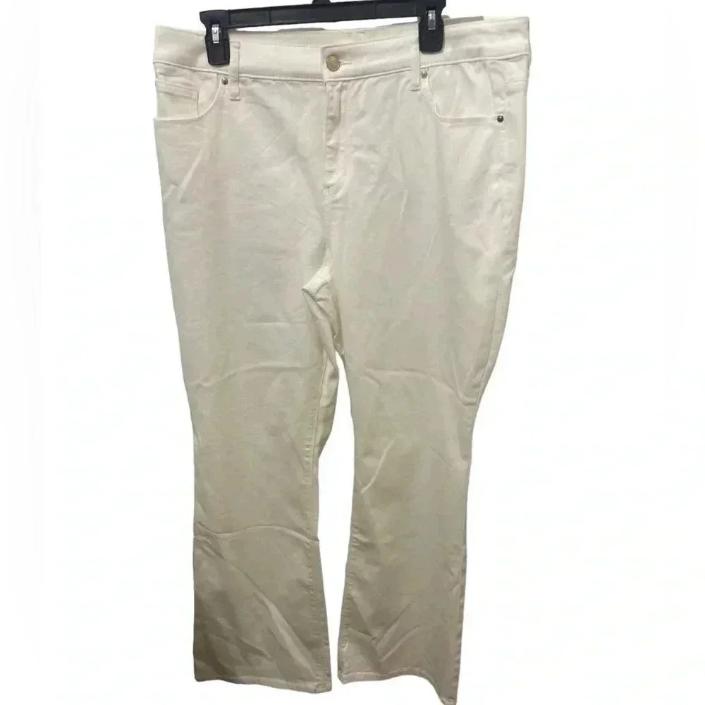 NWT Chicos Bootcut White Jeans